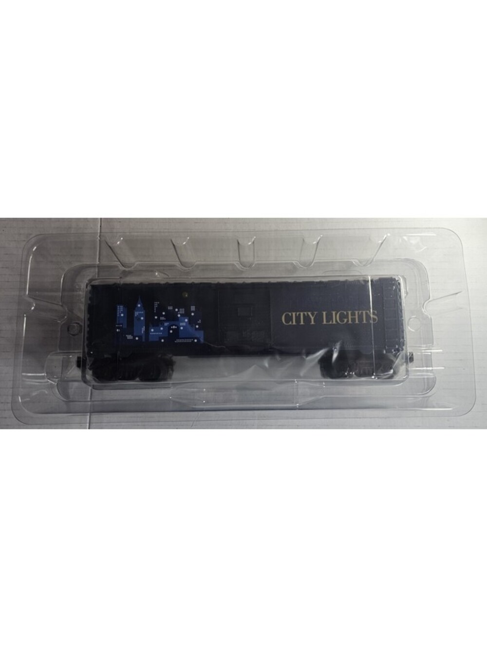 LIONEL NEW YORK CITY LIGHTS BOXCAR 6-16791 TRAIN CAR EXCELLENT CONDITION